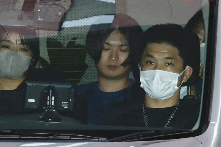 移送される木村容疑者（写真／共同通信社）