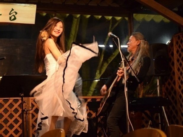 「ウチが西成の坂田佳子じゃあ！ 命を削ってでも私の歌で救うで！」“西成の歌姫”魂の路上ライブに全国からファンが押し寄せる理由_8