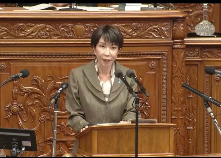 2月24日の衆議院本会議で高額療養費制度に関して答弁する高市早苗首相（写真／衆議院ホームページの動画より）