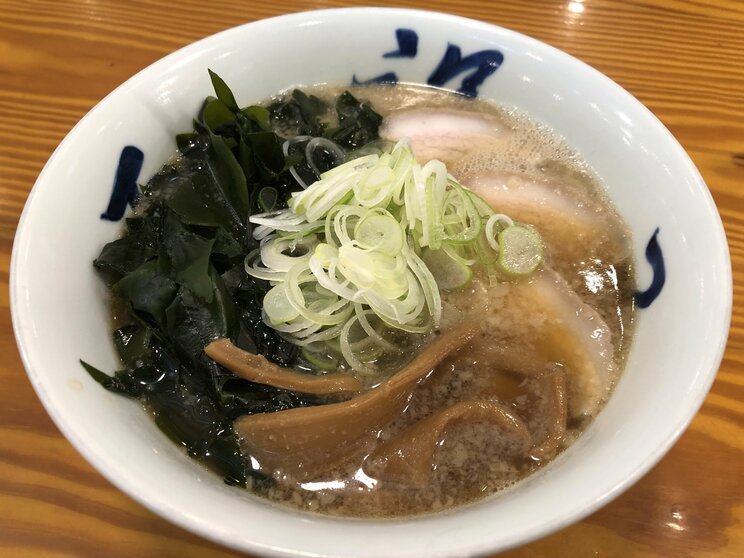 
「五福星」の肉ワカメラーメン
