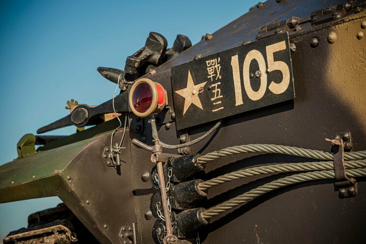 〈写真多数ルポ〉「グウォーオォン、ゴォッ、ゴォッ…」「動いた！」。苦節10年・旧日本軍九五式軽戦車が日本に里帰り。街の自動車工場の“親父”が挑み続けた日本上陸作戦とは_55