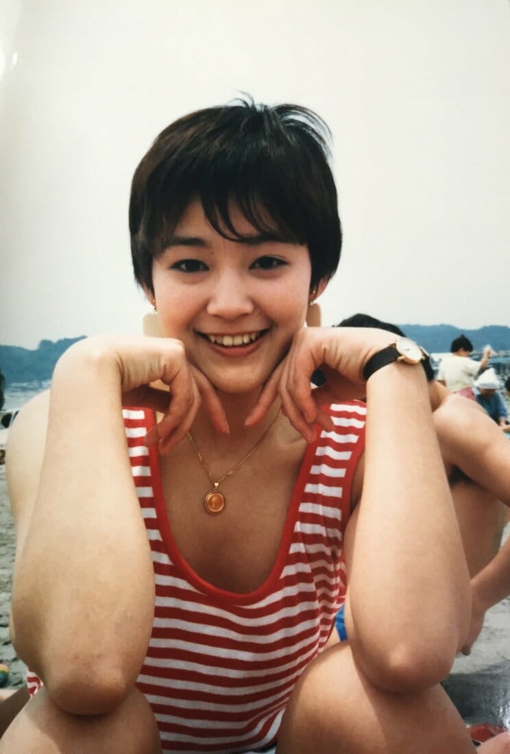女性８人組のアイドルグループ「ブスっ子くらぶ」のメンバーとして活動していた新川てるえさん（写真／本人提供、以下同）