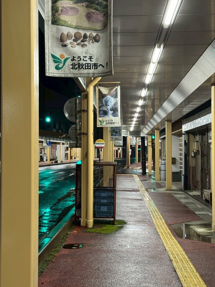 静まり返った北秋田市の商店街の様子（写真／集英社オンライン）