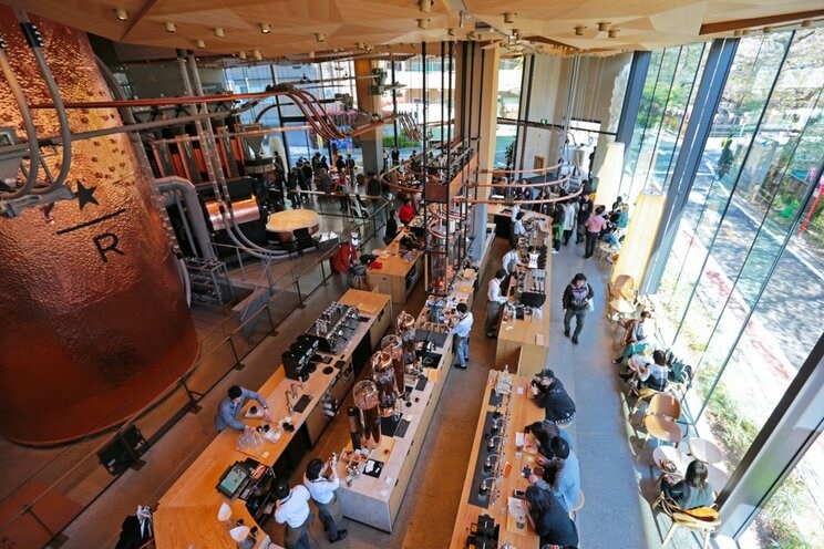 井崎氏が絶賛した「スターバックス リザーブ® ロースタリー」の空間づくり