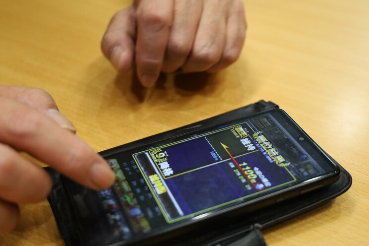 嬉しそうにアプリゲームを見せてくれた