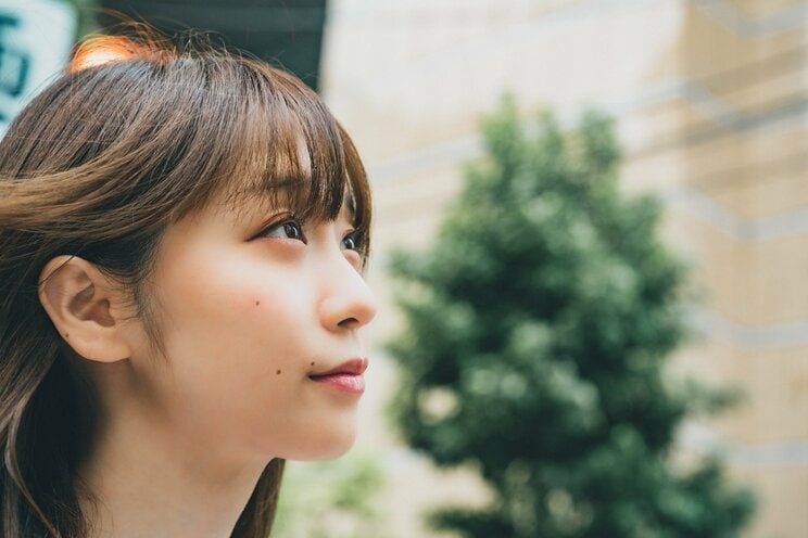 「私も陰キャで中二病だったので…」伊織もえ×『僕ヤバ』のコラボ写真集が発売！_10