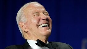 どこまで笑える? バイデン大統領の「ジョークの実力」とすべらないアメリカンジョークの「鉄則」