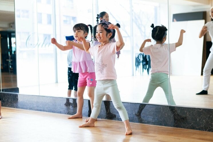教育としてのリズムダンスの狙いは「音と身体の関係を取り戻すこと」（写真／shutterstock）