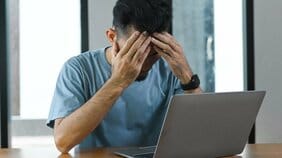 「AIにできないこと」ができれば高収入？  プログラマーと肉体労働者の明暗が示す、“人間にしかできない仕事”の落とし穴