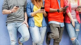 「あえて非正規雇用で働く」25〜34歳が10年で14万人増「自由に働く」ことを選んだ若者たちがやがて味わう後悔とデメリットとは