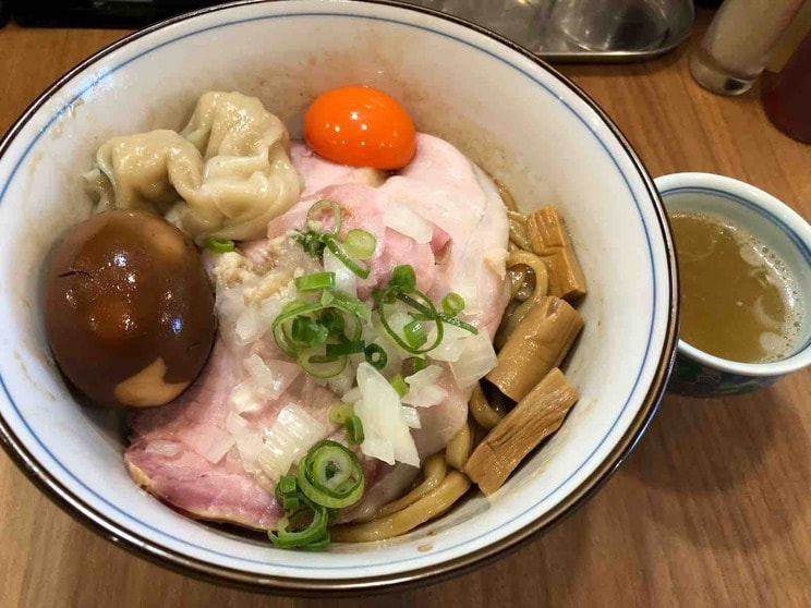 「MENクライ」の特製油そば