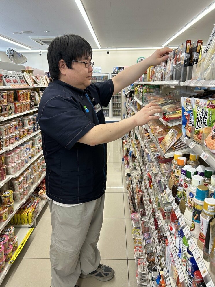 ファミリーマート松江学園南店の山内剛店長（写真／本人提供）