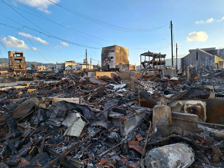 「2000万円分の輪島塗のお椀も工房もすべてなくなった」「コロナ後、ようやく客足が戻りつつあったのに」伝統工芸の町を襲った大震災。郷土料理店の店員は変わり果てた店と我が家に肩を落とし「それでもなんとか暮らしています」〈ルポ能登半島地震〉_28