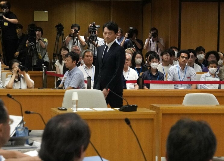 〈ついに証人尋問〉兵庫パワハラ知事「記憶にない」「私も完璧でない」委員会もドン引きした、あきれた言い訳の一部始終。お仲間“号泣元副知事”にも付箋をぶん投げ「知事として仕事をさせて」と辞任は拒否_9