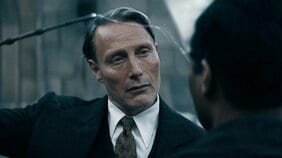 「ジョニー・デップの模倣はしたくなかった」――。映画『ファンタスティック・ビーストとダンブルドアの秘密』で“新グリンデルバルド”を作り上げたマッツ・ミケルセンの胸中