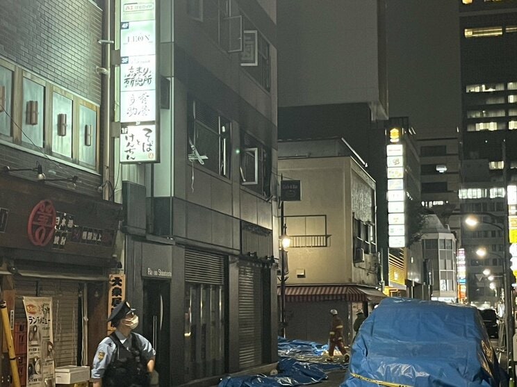 ＜新橋・ガス爆発＞「タバコを吸おうとライターに火を付けたらドカンと爆発」「ボーボー燃え映画の世界のような」現場は馬主クラブ関係者が集まる極上の社交場「店内でガスは使っていなかった」_6