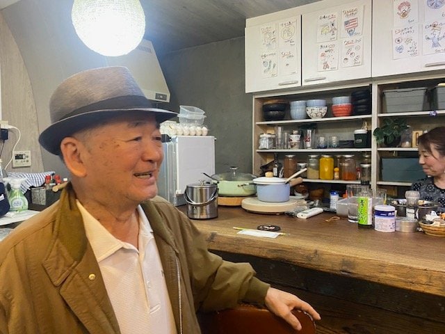 虎ノ門のフランス料理店を破壊するなど、真偽は不明だが、数々の武勇伝を持つ山ちゃん
