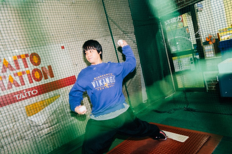 大学にスポーツ推薦で進学するほど高校時代は野球に明け暮れていたエバース 佐々木隆史『ここで1球チェンジアップ』（撮影＝垂水佳菜）