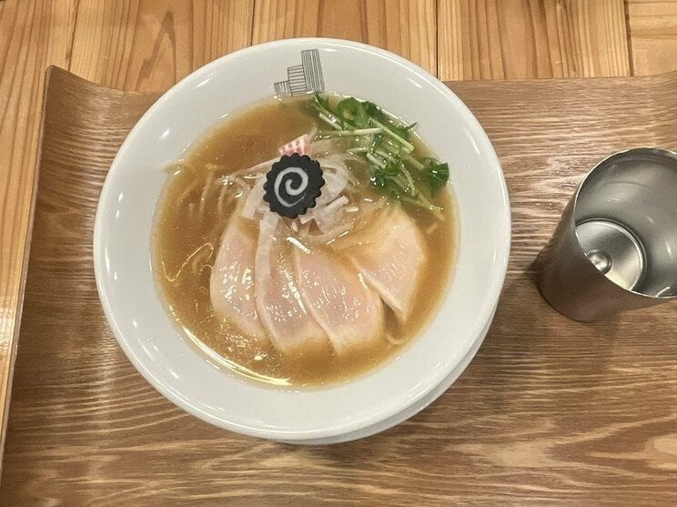 5月23日にＣさんが食べた鶏チャーシュー入りのラーメン