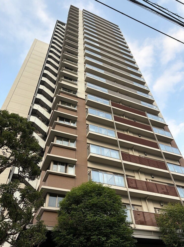 借入額1億・金利1％の場合、35年ローンの毎月返済額は約28万2000円。50年ローンは約21万2000円（※画像はイメージです）