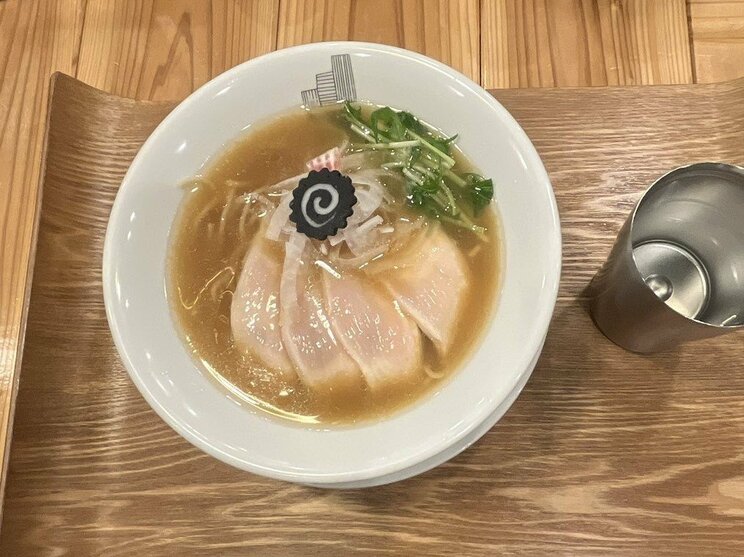 5月23日にCさんが食べた鶏チャーシュー入りのラーメン