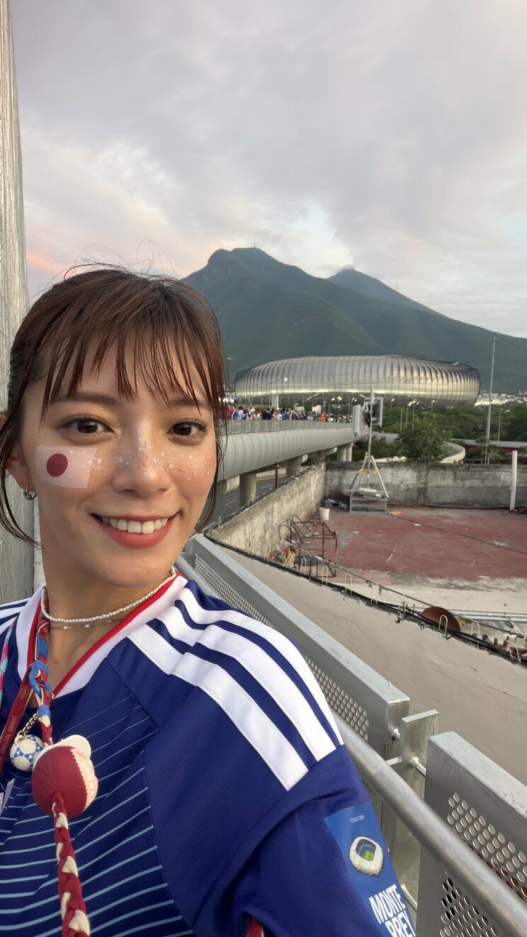 メキシコで行われた日本対チュニジア戦を訪れた三谷アナ　写真／本人提供