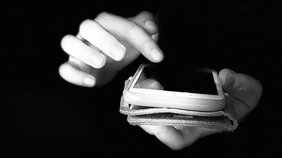 「家族がどうなってもいいのか」…SNSに蔓延する「闇バイト」から抜けられなくなる10代が急増中。卑劣なその仕組みと親としての防止策〈相談窓口情報あり〉