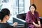 【村井理子×ジェーン・スー】「親の顔以外の父母のことがわからない」近くて遠い家族との過去、現在、未来_5