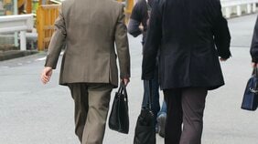 「退職金1000万円は数年でなくなった」外資系MRを57歳で早期退職するもスーパーで品出しの今…61歳男性が語る退職後の“シビアな現実”