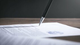 「確率じゃない。可能性にかけよ」国境なき医師団・日本事務局長が就職留年中、悩みぬいて紙に記した「究極の夢」