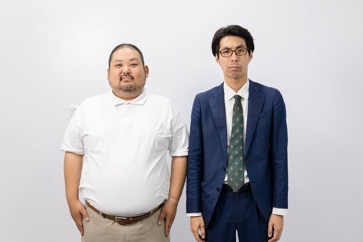 スタミナパンの麻婆（左）とトシダタカヒデ