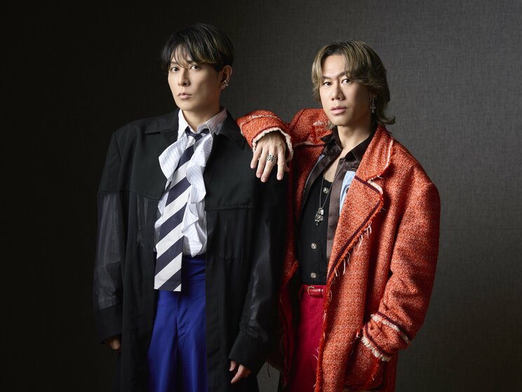 CHEMISTRYの堂珍嘉邦（左）と川畑要（右）（撮影／廣瀬靖士）