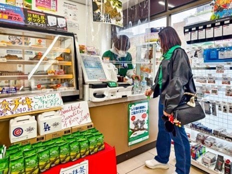 コロナ禍以降に都内コンビニでは店員の3割が外国人スタッフになったことも…（写真はイメージです）