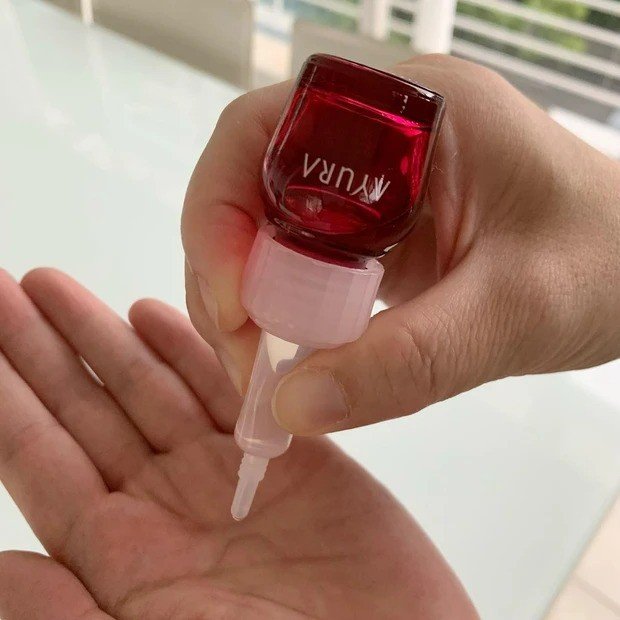 もはやなくてはならない常備薬のような存在！ 肌がゆらいだときの「お守り美容液」【マキアエディターズの「オッス！推しコス」】_2