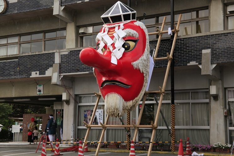 鼻がりっぱな「天狗みこし」