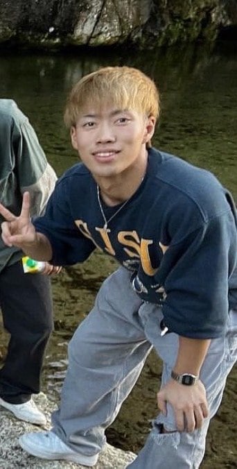 高校を卒業し、金髪にした佐藤容疑者（本人ＳＮＳより）