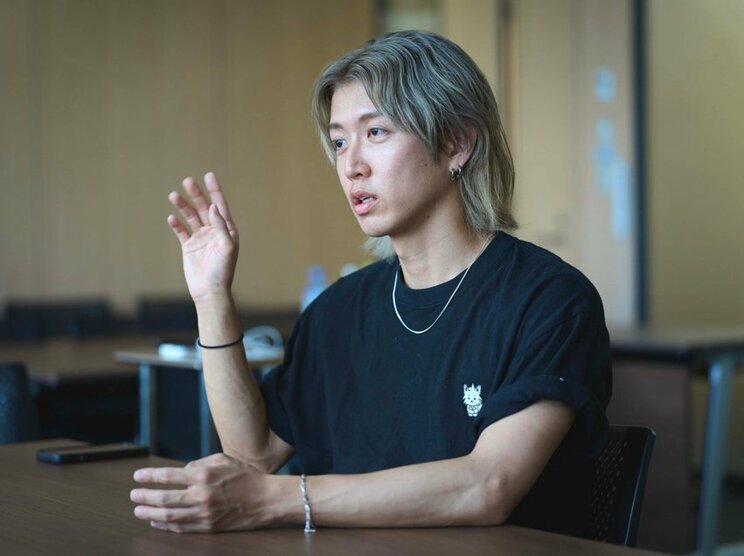EXILEのダンスに心が動かされたと語る難聴ゆうきさん（写真／廣瀬靖士）