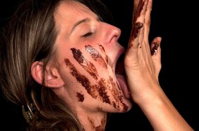 本当は怖すぎるチョコレート依存症「もうそんなに食べちゃったんですか…」ごはんの代わりに摂取はマジでやばい