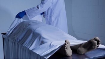 死体の解剖は「時給9360円」…ひき逃げ事件の真相を暴く法医学者の知られざる世界
