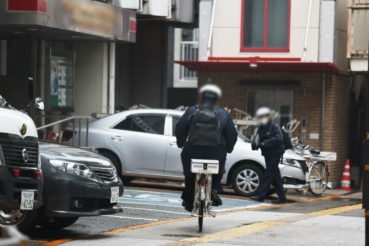 「お巡りさん、ノーヘルでいいんですか？」自転車ヘルメット着用努力義務化直前にリサーチしたら着用率はわずか1割！ 条例違反運転する警官も_6