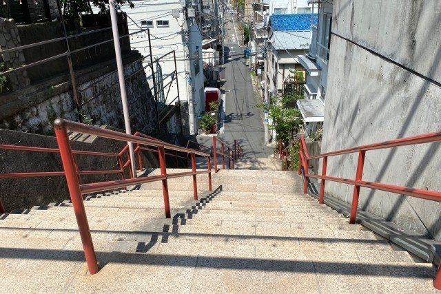 『君の名は。』の聖地巡礼で話題となった須賀神社の階段