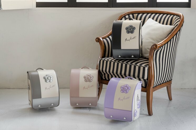 MARY QUANTのくすみかかったカラーランドセル