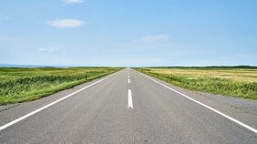 「うちの近所でこれやられたら迷惑だ」庭先での花火の投稿が炎上…SNSを介して正義を振りかざし、誰かを叩きたい人が陥っている病