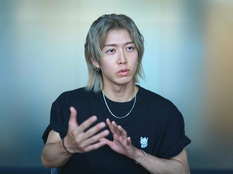 自分だけのダンスの覚え方を伝える難聴ゆうきさん（写真／廣瀬靖士）