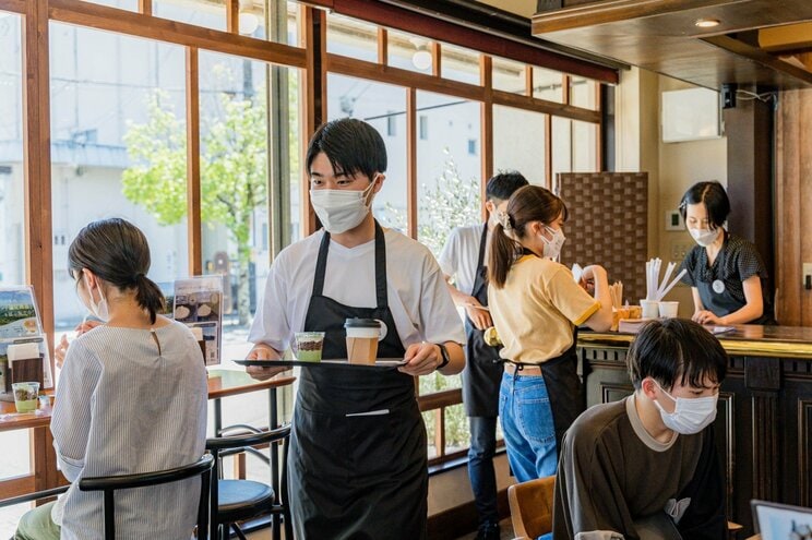 「話し方が変だ」「就活では名前を言うだけで時間を使い切って…」 吃音当事者たちがそれでも、接客をしたいと“吃音カフェ”で働くワケ _7