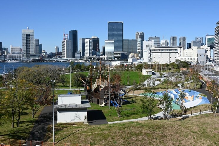 最寄駅の勝どき駅からは徒歩25分以上かかる晴海ふ頭公園（写真／PhotoAC）