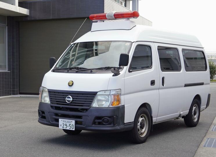 移送される川口容疑者