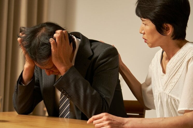 絶望する氷河期世代（写真/ Shutterstock）