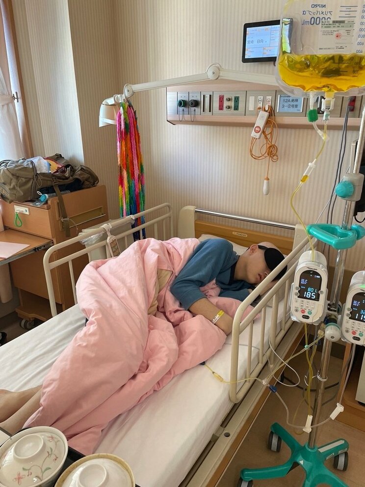 病室でのひゅうがさん（写真／本人提供）