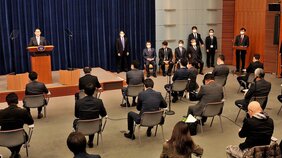 なぜ君は総理会見に参加できないのか? 「報道自由度71位」という日本の異常な現実